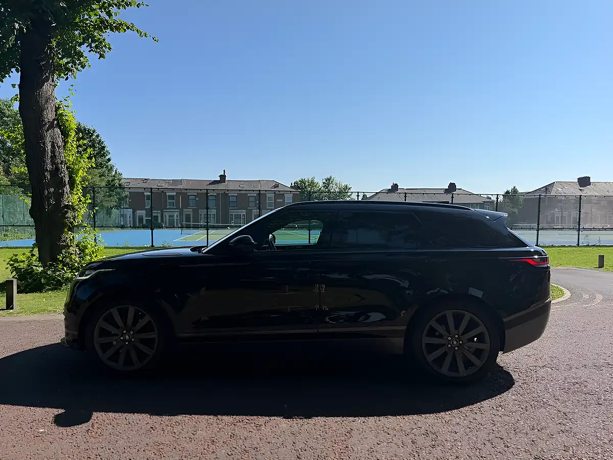 Used 2017 Land Rover Range Rover Velar R-Dynamic Hse Black - Interior and Exterior details 9