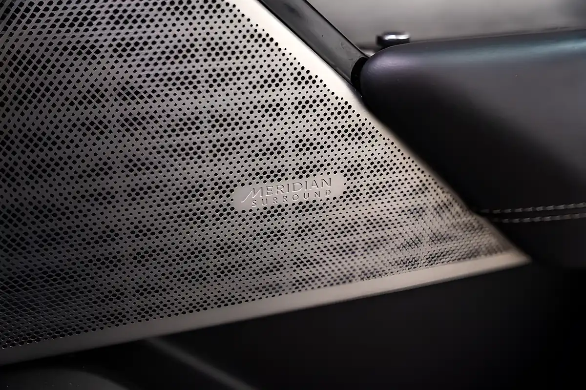 Used 2017 Land Rover Range Rover Velar R-Dynamic Hse Black - Interior and Exterior details 11