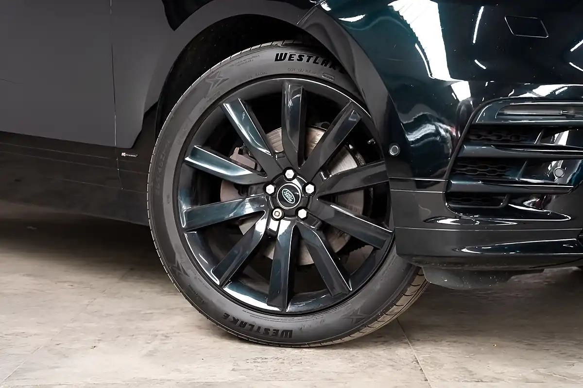 Used 2017 Land Rover Range Rover Velar R-Dynamic Hse Black - Interior and Exterior details 13