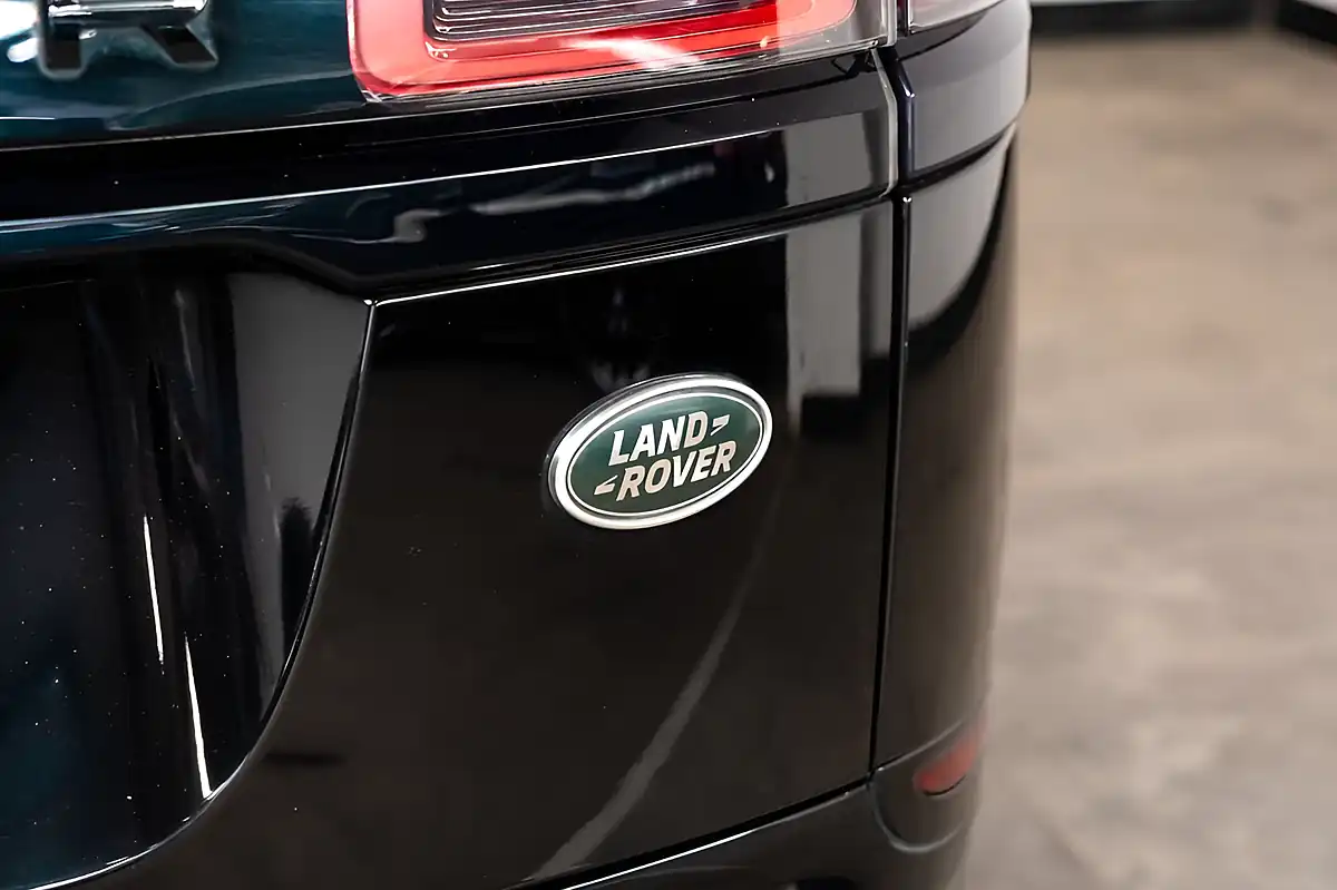 Used 2017 Land Rover Range Rover Velar R-Dynamic Hse Black - Interior and Exterior details 19