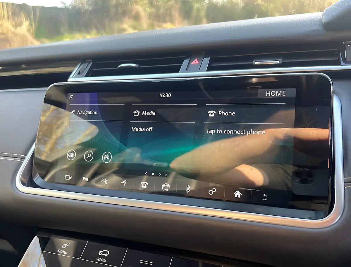 Used 2017 Land Rover Range Rover Velar R-Dynamic Hse Indus Silver - Interior and Exterior details 17