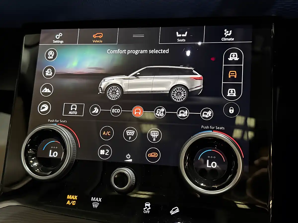 Used 2017 Land Rover Range Rover Velar R-Dynamic Se Black - Interior and Exterior details 10