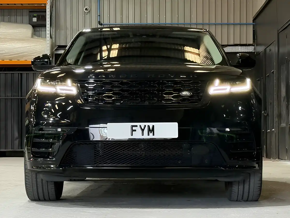 Used 2017 Land Rover Range Rover Velar R-Dynamic Se Black - Interior and Exterior details 11