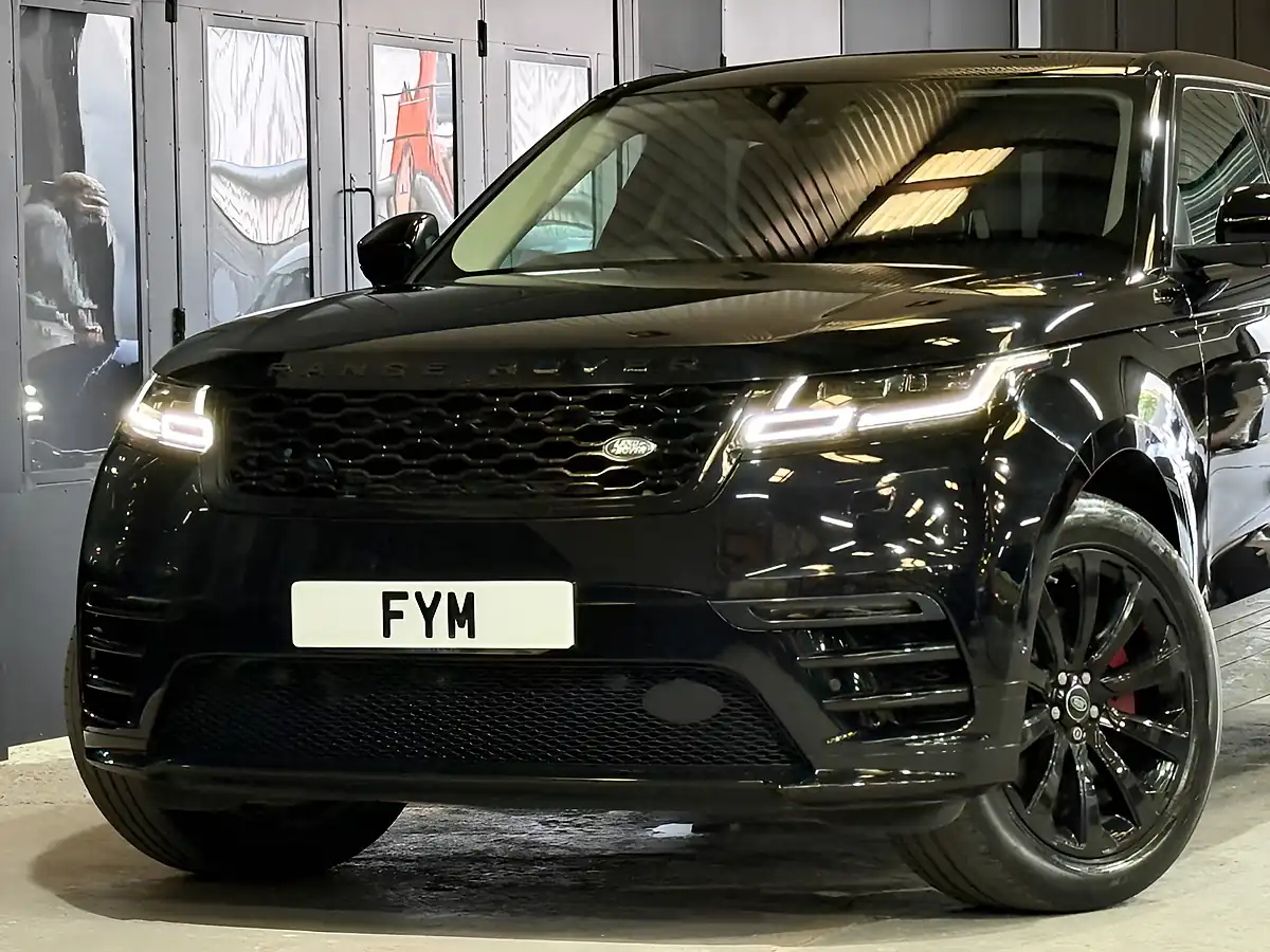 Used 2017 Land Rover Range Rover Velar R-Dynamic Se Black - Interior and Exterior details 12