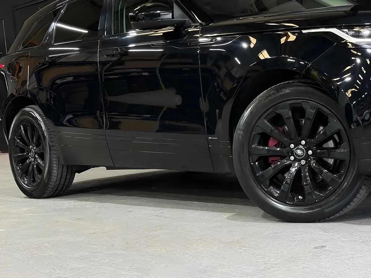 Used 2017 Land Rover Range Rover Velar R-Dynamic Se Black - Interior and Exterior details 20