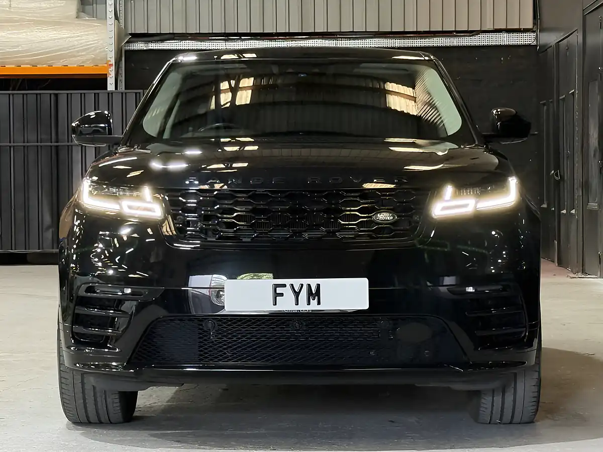 Used 2017 Land Rover Range Rover Velar R-Dynamic Se Black - Interior and Exterior details 7