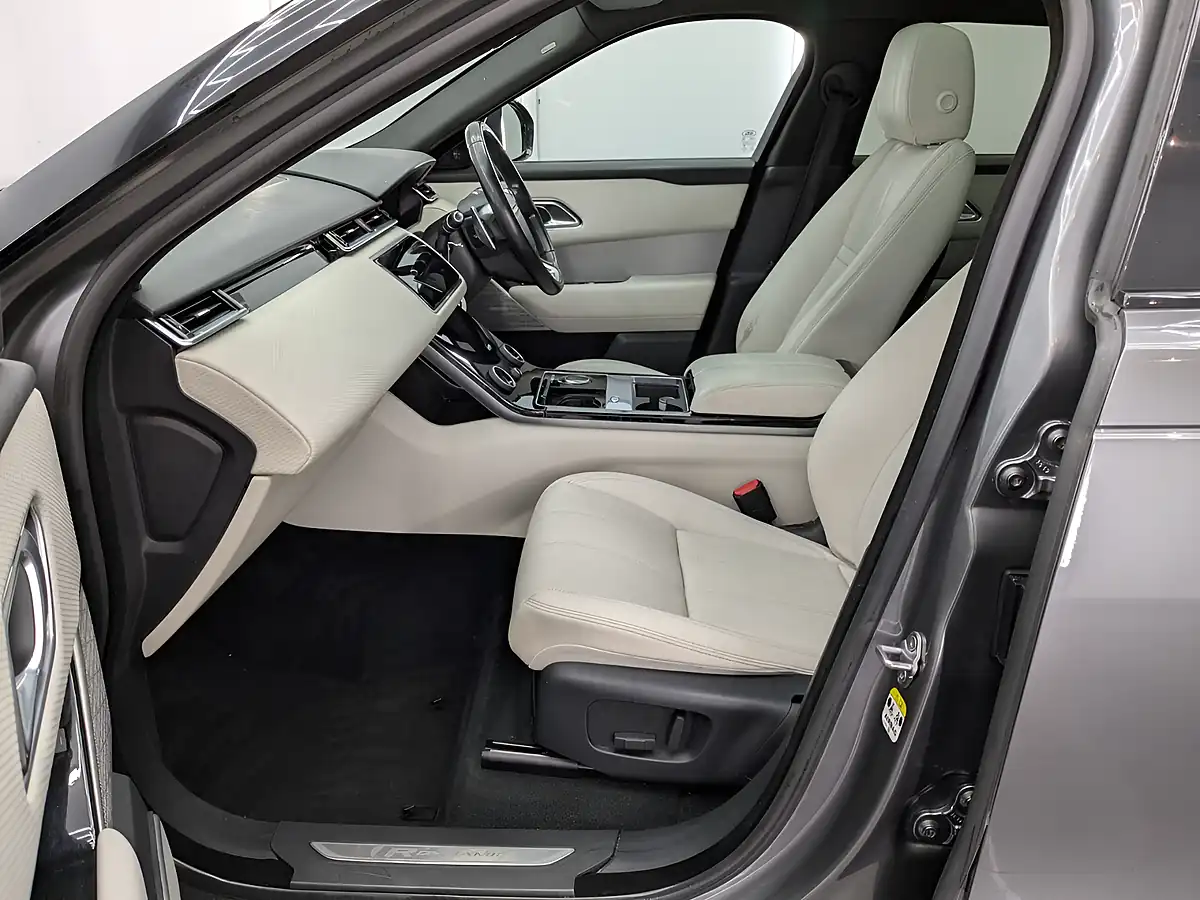 Used 2017 Land Rover Range Rover Velar R-Dynamic Se Corris Grey - Interior and Exterior details 15