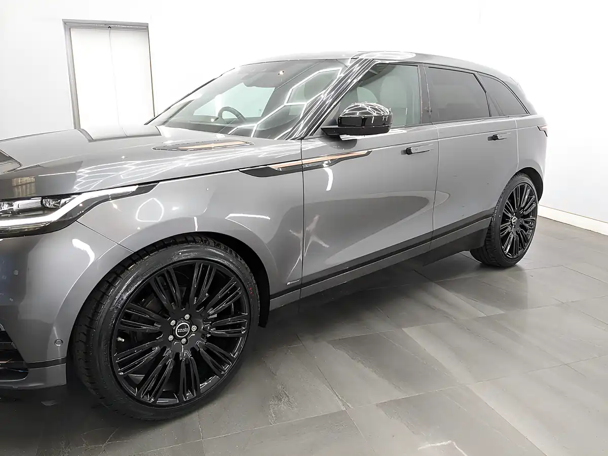 Used 2017 Land Rover Range Rover Velar R-Dynamic Se Corris Grey - Interior and Exterior details 3