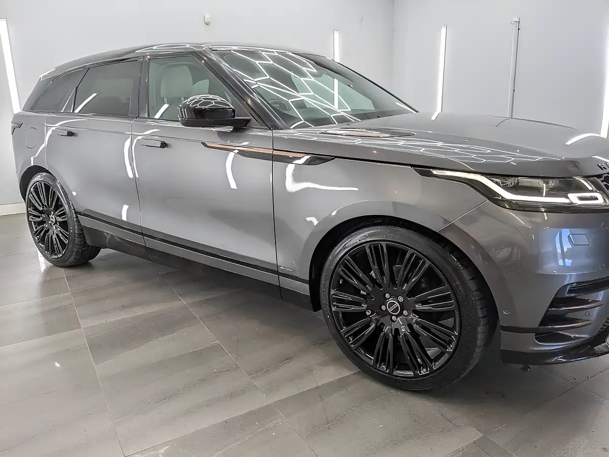 Used 2017 Land Rover Range Rover Velar R-Dynamic Se Corris Grey - Interior and Exterior details 5