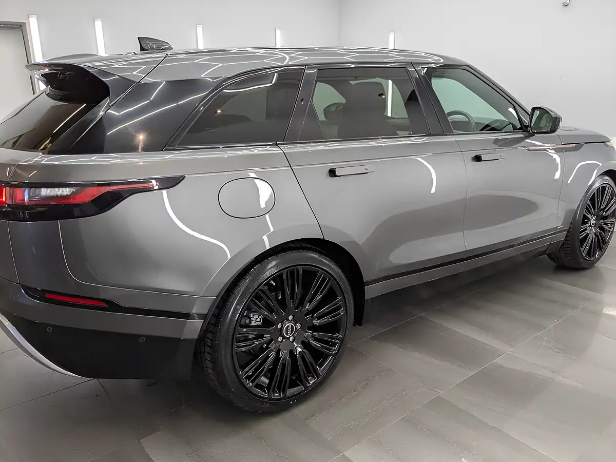 Used 2017 Land Rover Range Rover Velar R-Dynamic Se Corris Grey - Interior and Exterior details 8