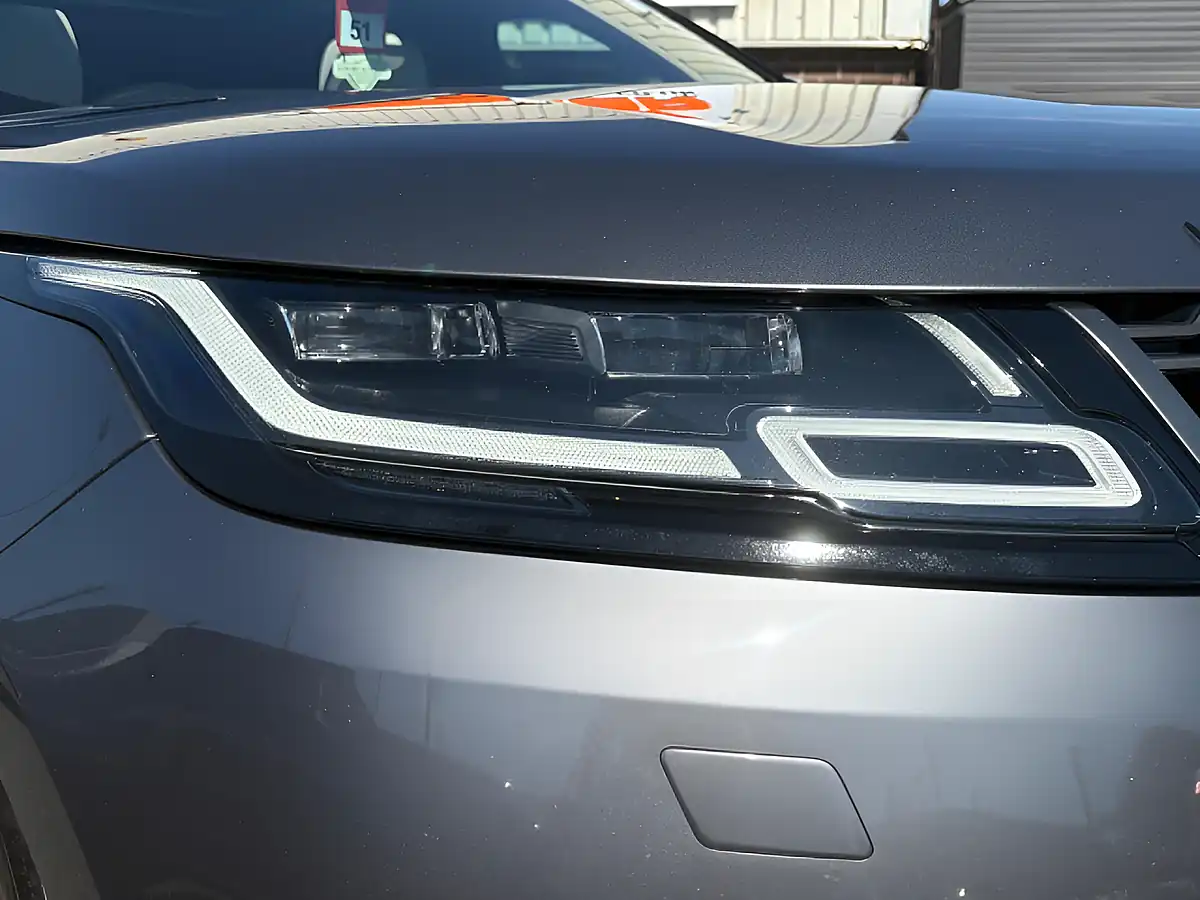 Used 2017 Land Rover Range Rover Velar R-Dynamic Se Grey - Interior and Exterior details 19