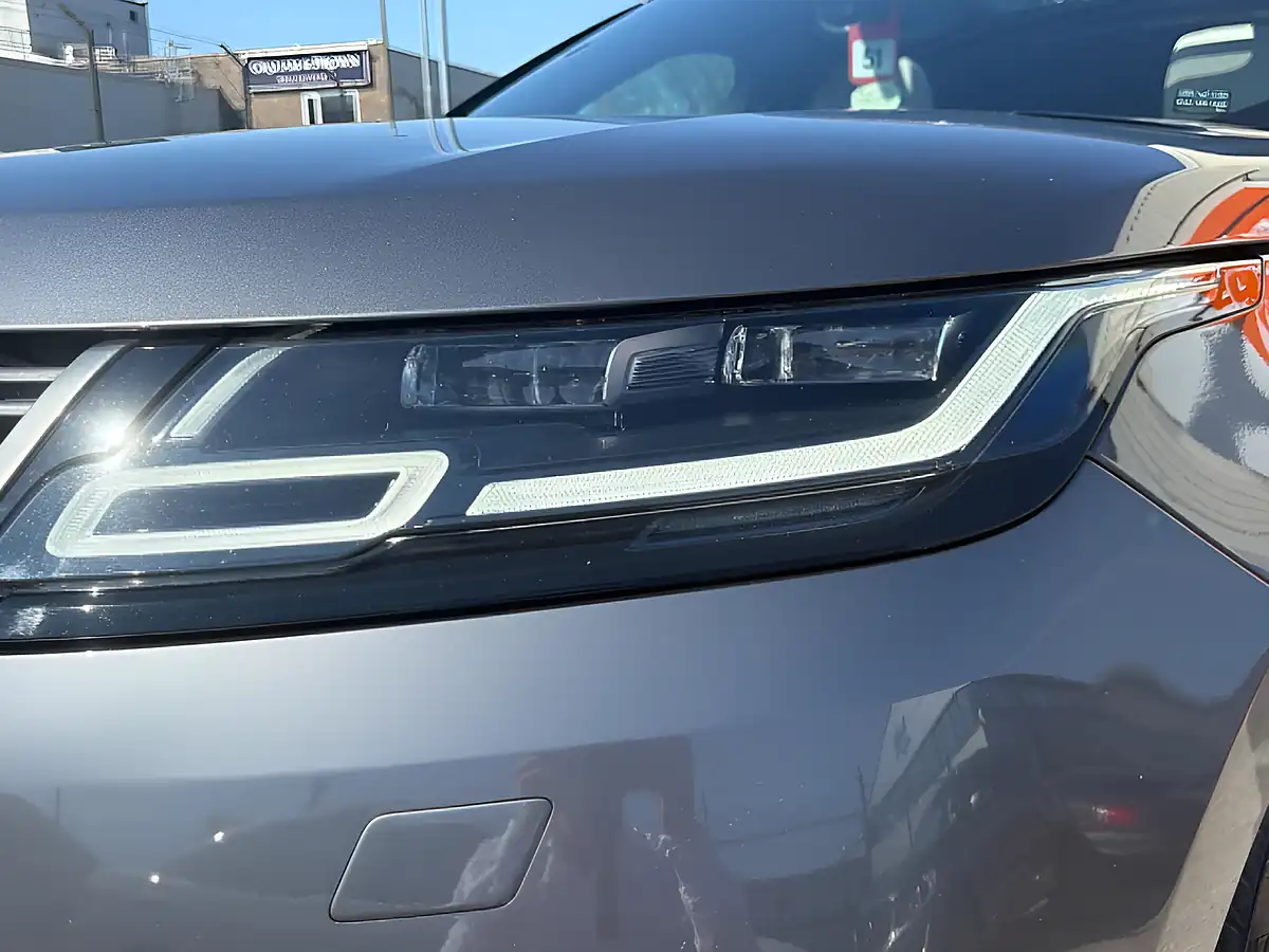 Used 2017 Land Rover Range Rover Velar R-Dynamic Se Grey - Interior and Exterior details 20