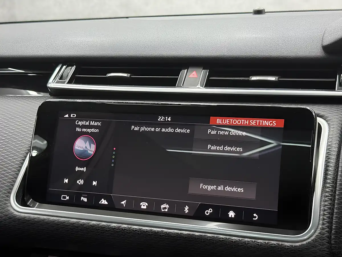 Used 2017 Land Rover Range Rover Velar R-Dynamic Se White - Interior and Exterior details 17