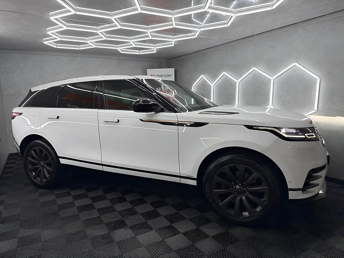 Used 2017 Land Rover Range Rover Velar R-Dynamic Se White - Interior and Exterior details 9