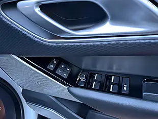 Used 2017 Land Rover Range Rover Velar R-Dynamic Se White - Interior and Exterior details 16