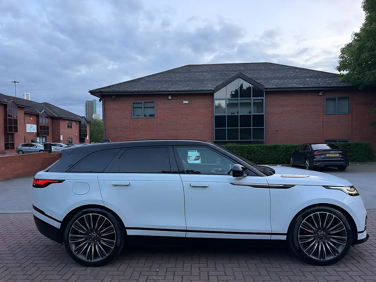 Used 2017 Land Rover Range Rover Velar R-Dynamic Se White - Interior and Exterior details 4