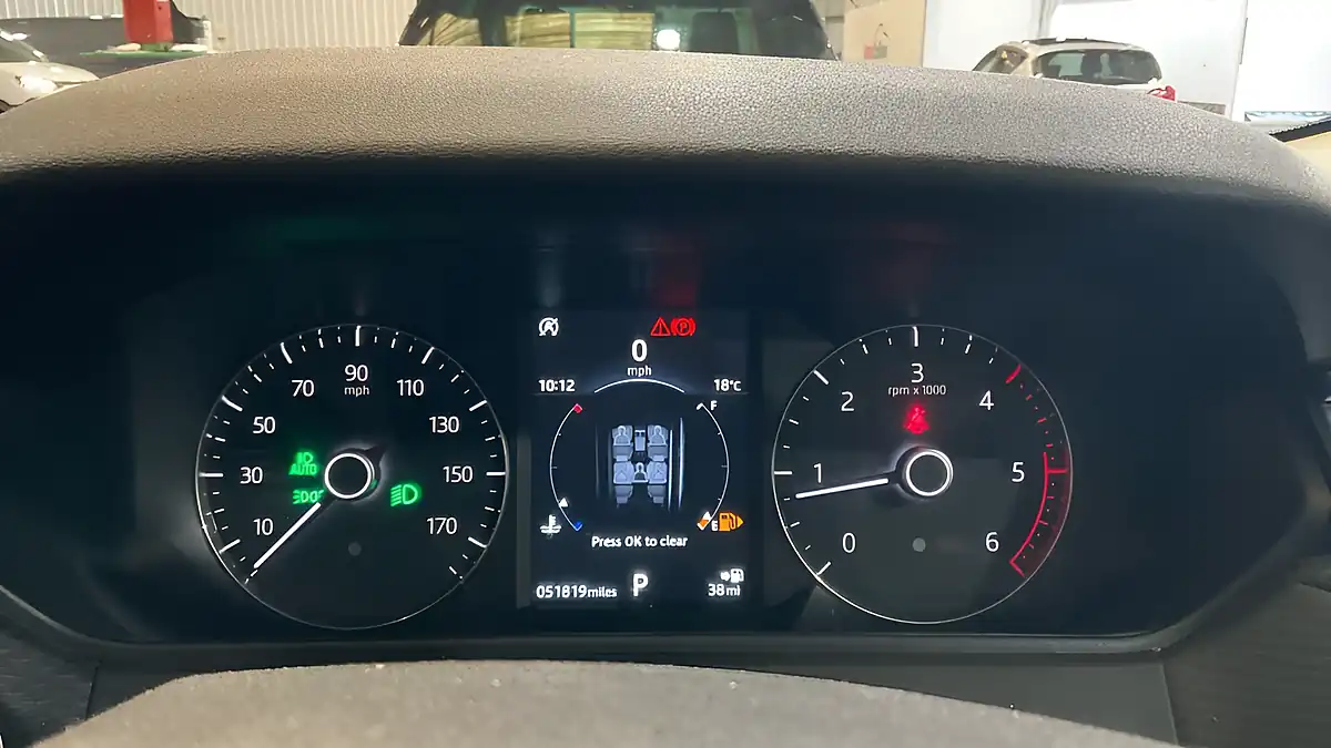 Used 2017 Land Rover Range Rover Velar S White - Interior and Exterior details 7