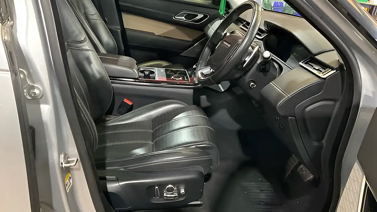Used 2017 Land Rover Range Rover Velar Se Silver - Interior and Exterior details 10