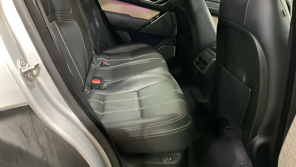 Used 2017 Land Rover Range Rover Velar Se Silver - Interior and Exterior details 9