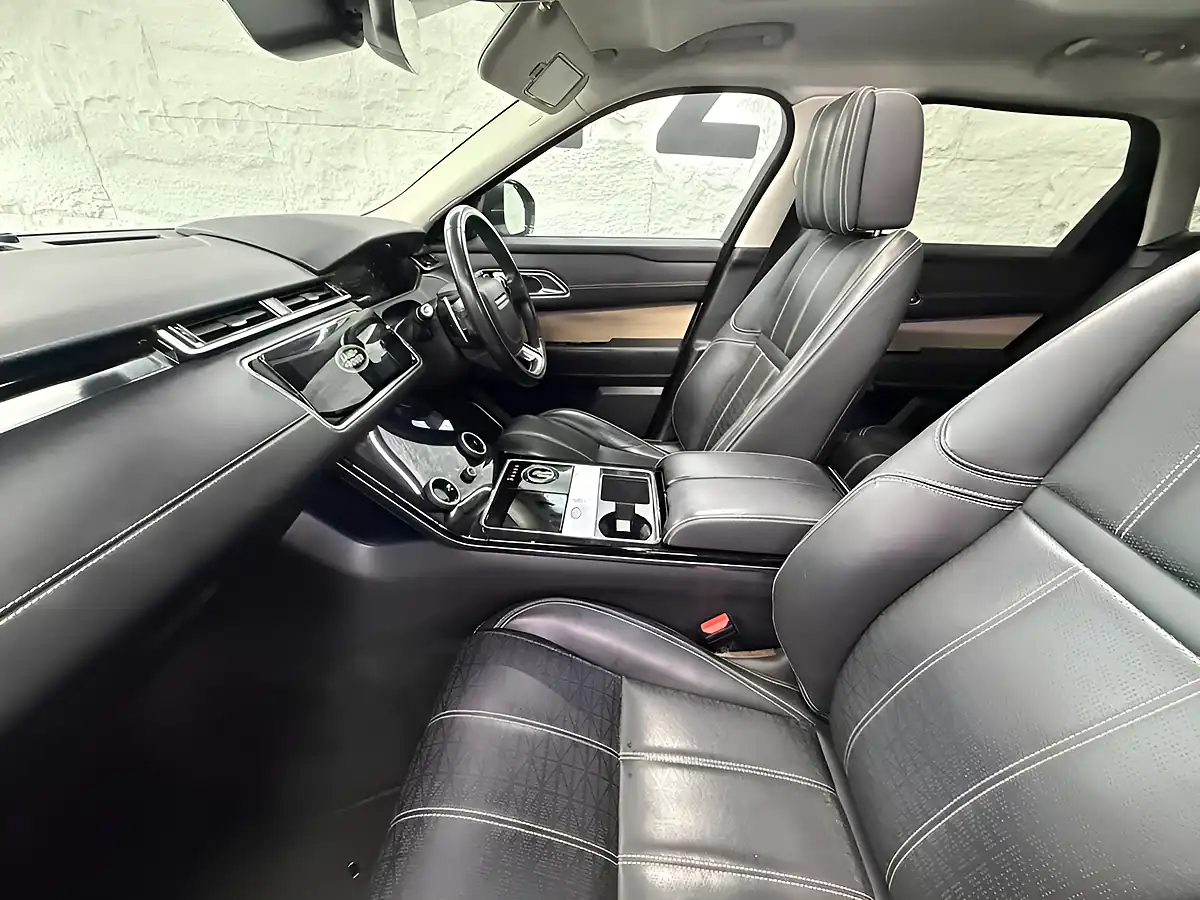 Used 2017 Land Rover Range Rover Velar Se Silver - Interior and Exterior details 14