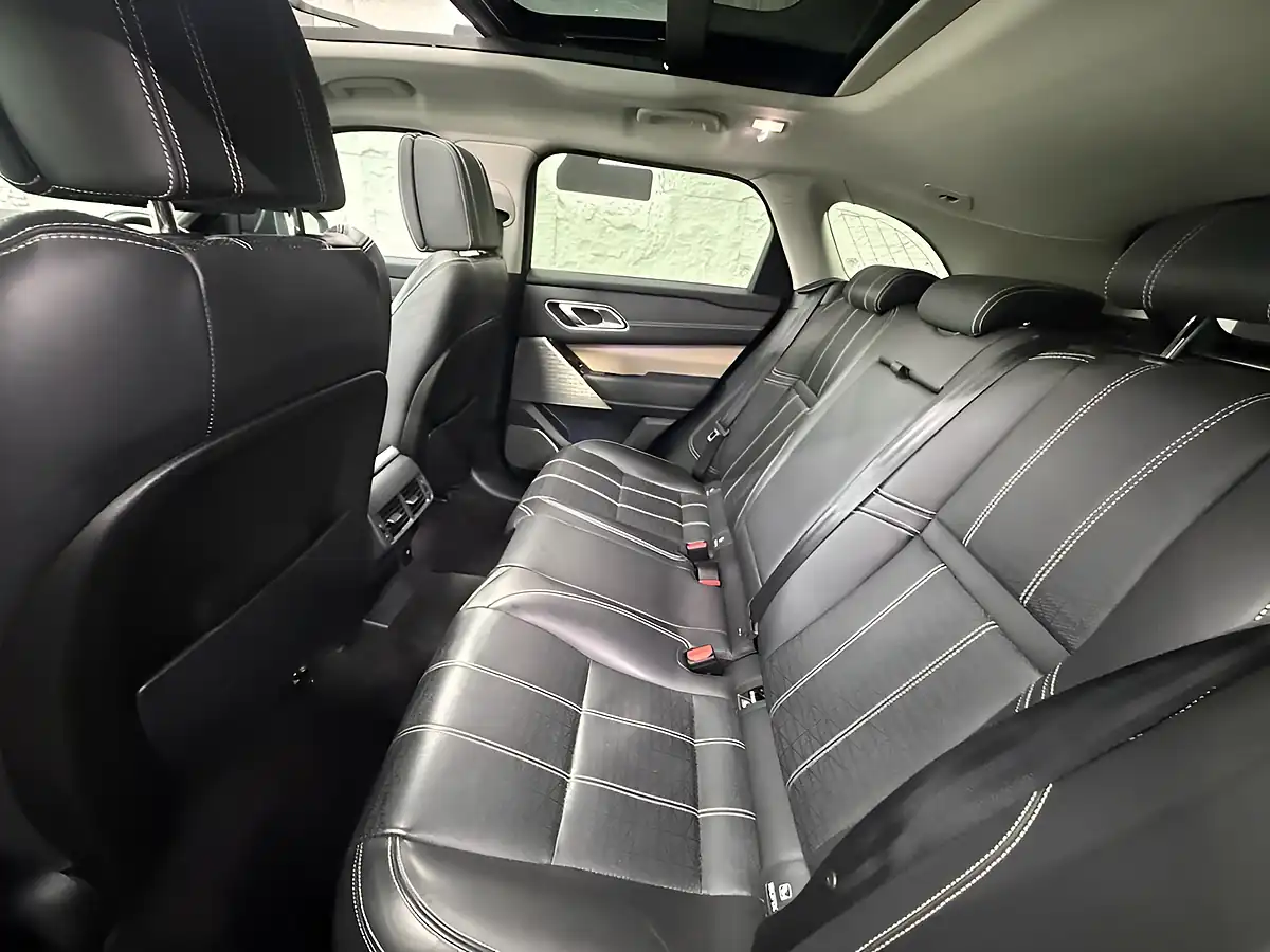 Used 2017 Land Rover Range Rover Velar Se Silver - Interior and Exterior details 15