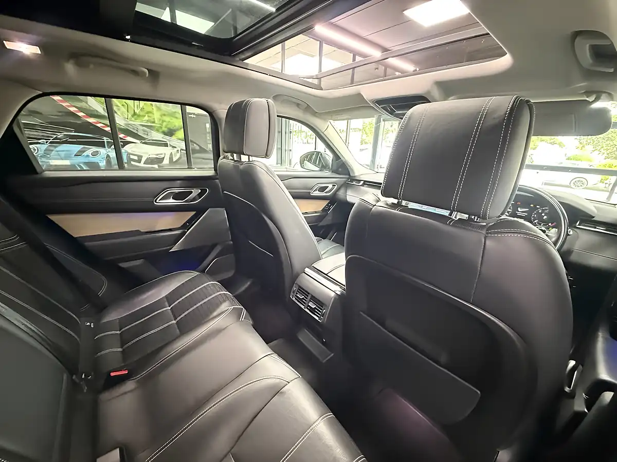 Used 2017 Land Rover Range Rover Velar Se Silver - Interior and Exterior details 17