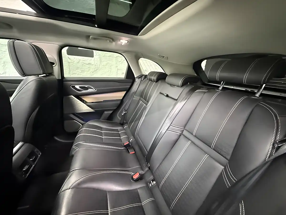 Used 2017 Land Rover Range Rover Velar Se Silver - Interior and Exterior details 7