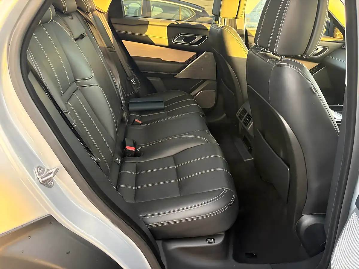 Used 2017 Land Rover Range Rover Velar Se Silver - Interior and Exterior details 19