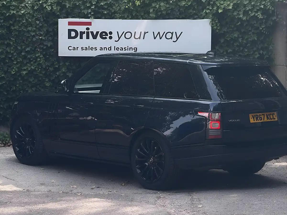 Used 2017 Land Rover Range Rover Vogue Blue - Interior and Exterior details 6