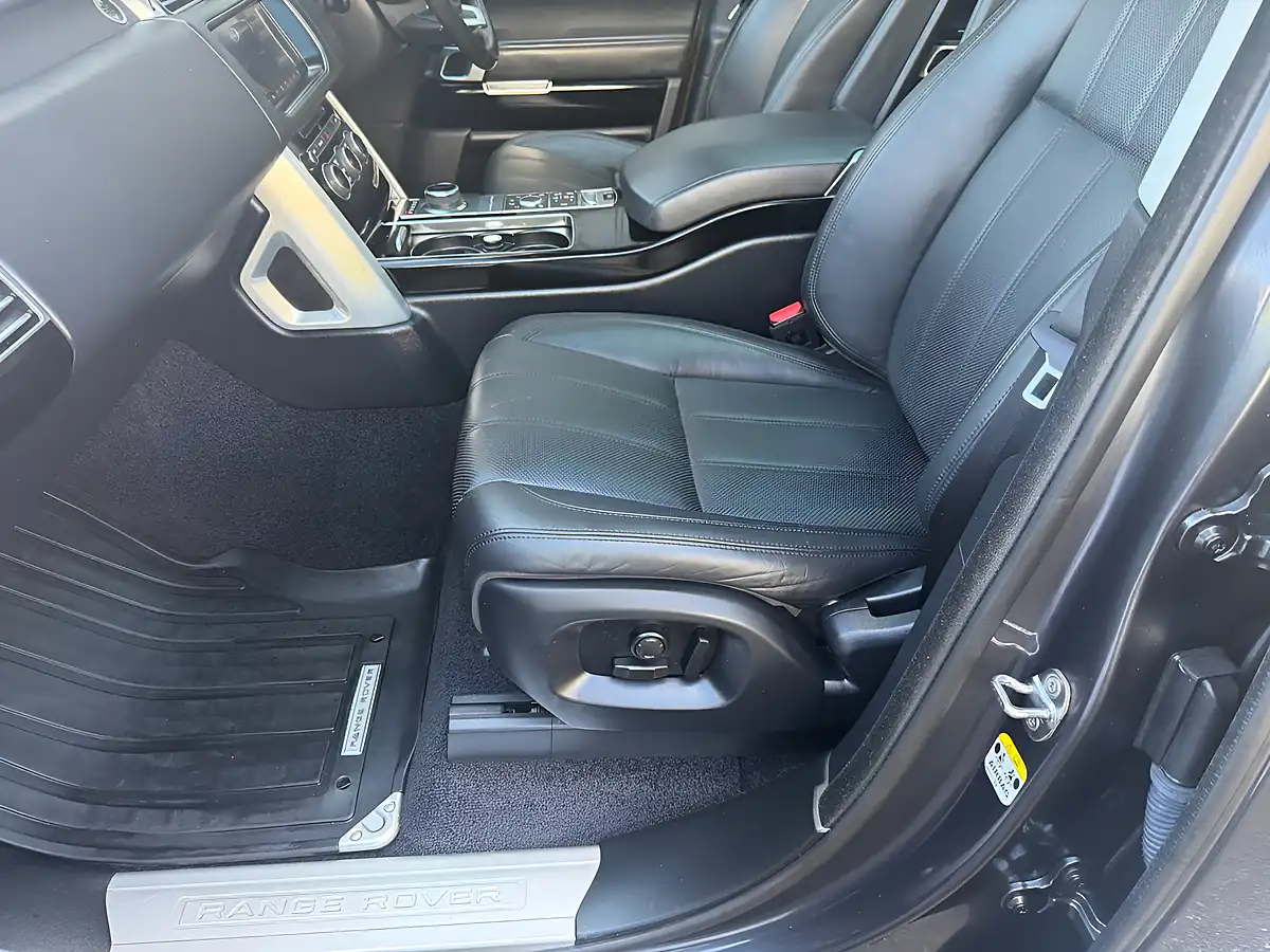 Used 2017 Land Rover Range Rover Vogue Carpathian Grey - Interior and Exterior details 12