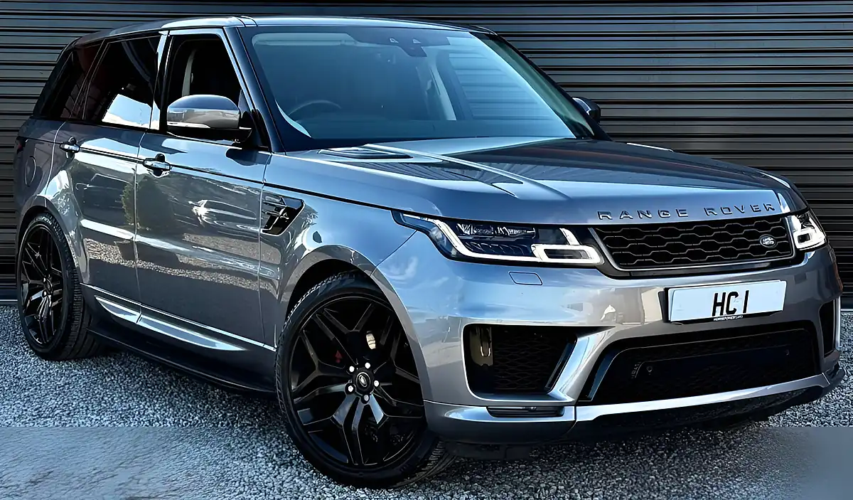 Used 2017 Land Rover Range Rover Vogue Grey - Interior and Exterior details 7