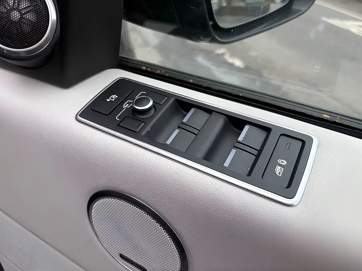 Used 2017 Land Rover Range Rover Vogue Grey - Interior and Exterior details 13