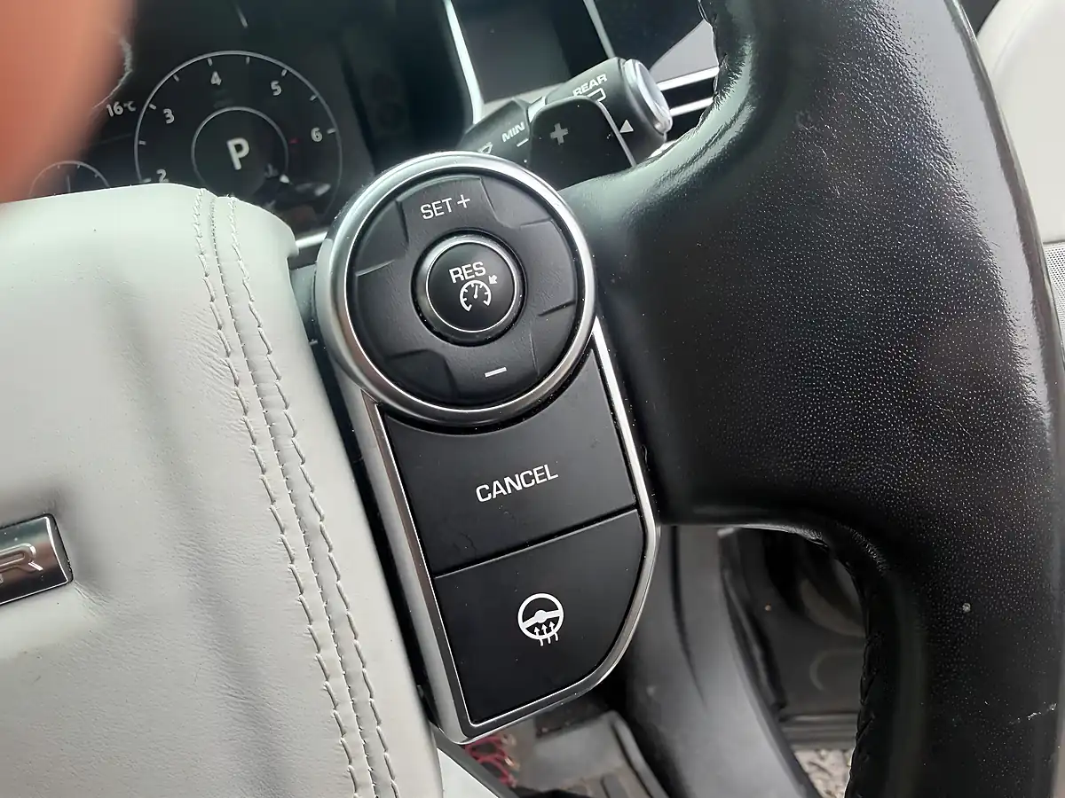 Used 2017 Land Rover Range Rover Vogue Grey - Interior and Exterior details 15