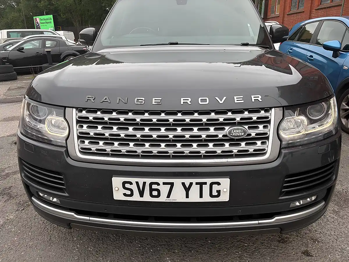 Used 2017 Land Rover Range Rover Vogue Grey - Interior and Exterior details 9