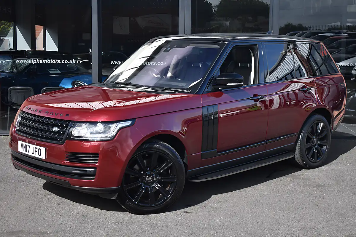 Used 2017 Land Rover Range Rover Vogue Montalcino Red - Interior and Exterior details 4