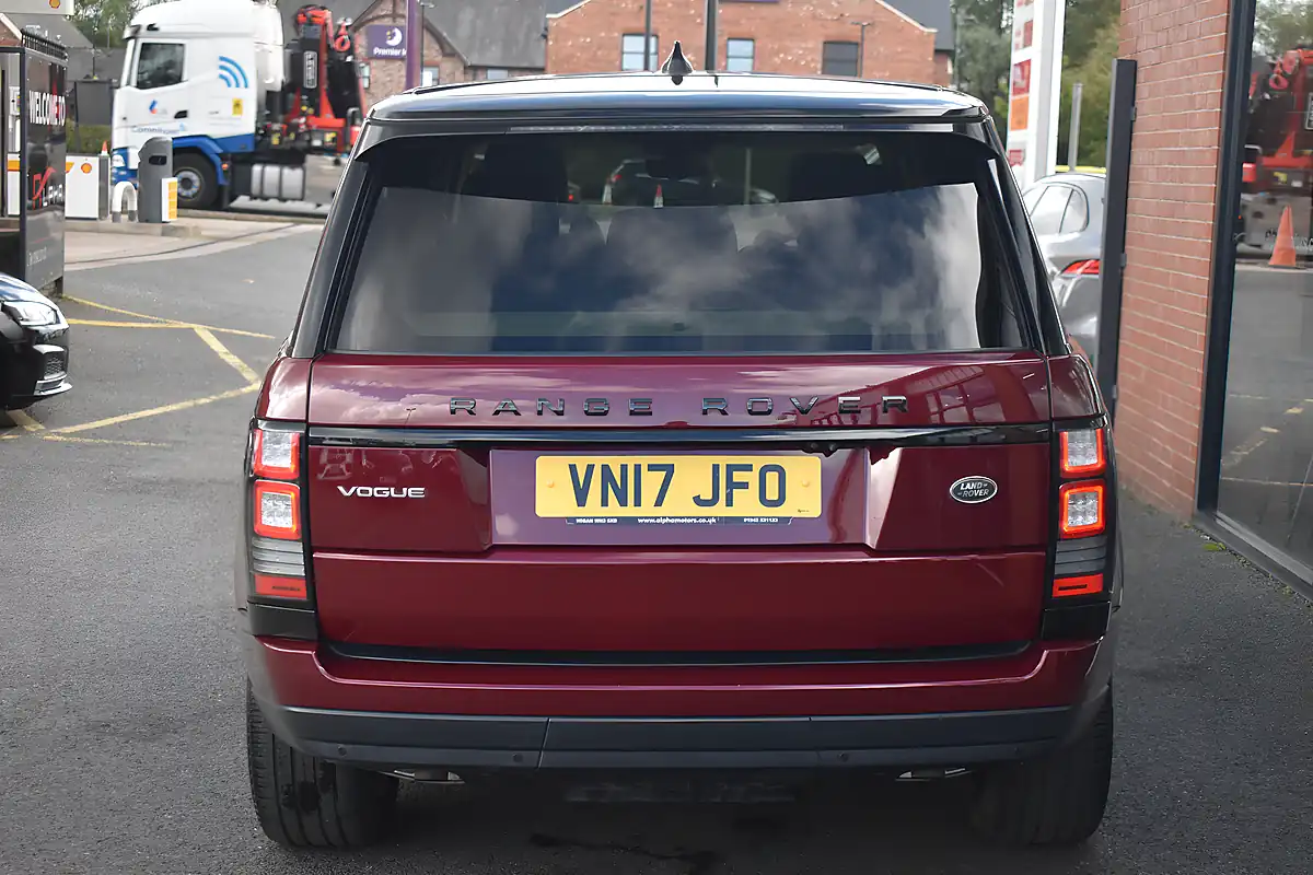Used 2017 Land Rover Range Rover Vogue Montalcino Red - Interior and Exterior details 6