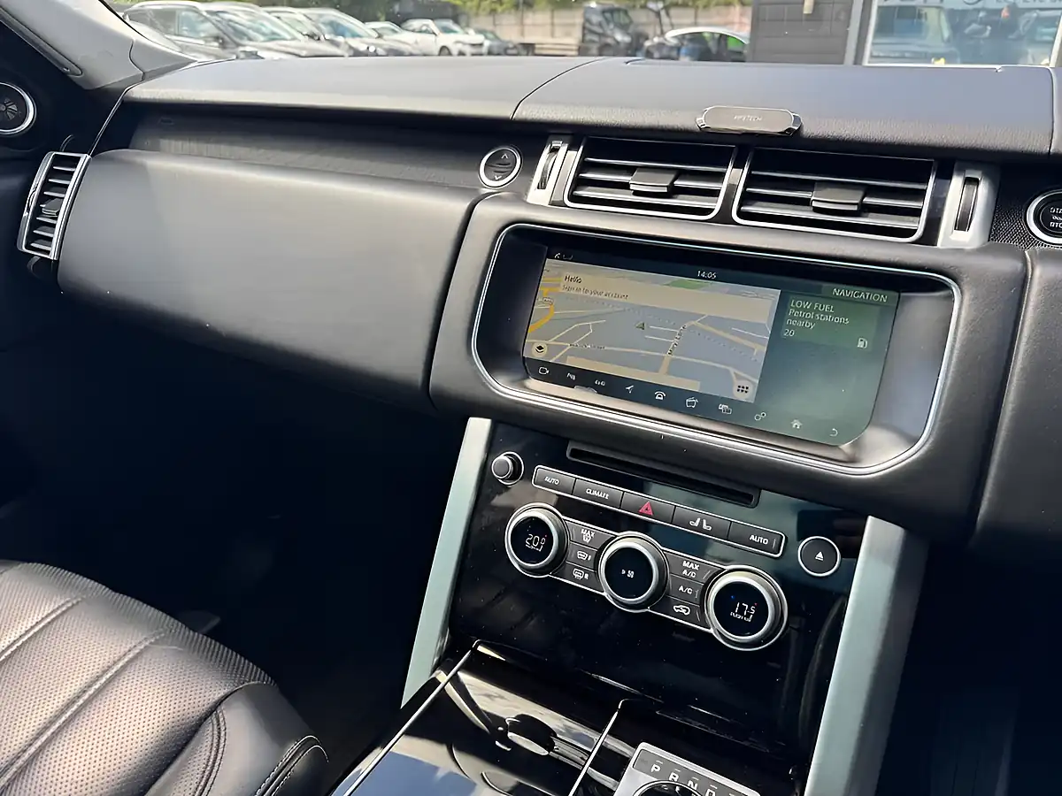 Used 2017 Land Rover Range Rover Vogue Se Black - Interior and Exterior details 11