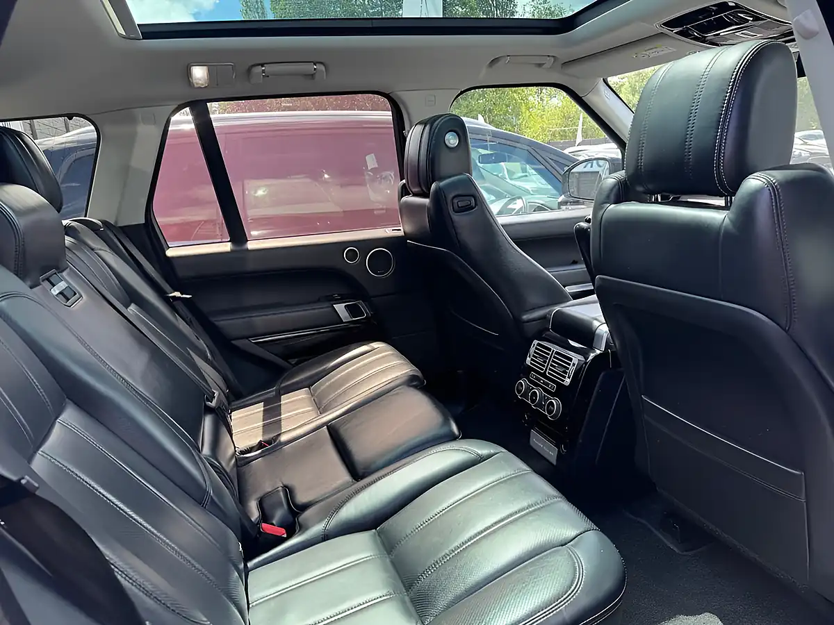 Used 2017 Land Rover Range Rover Vogue Se Black - Interior and Exterior details 16