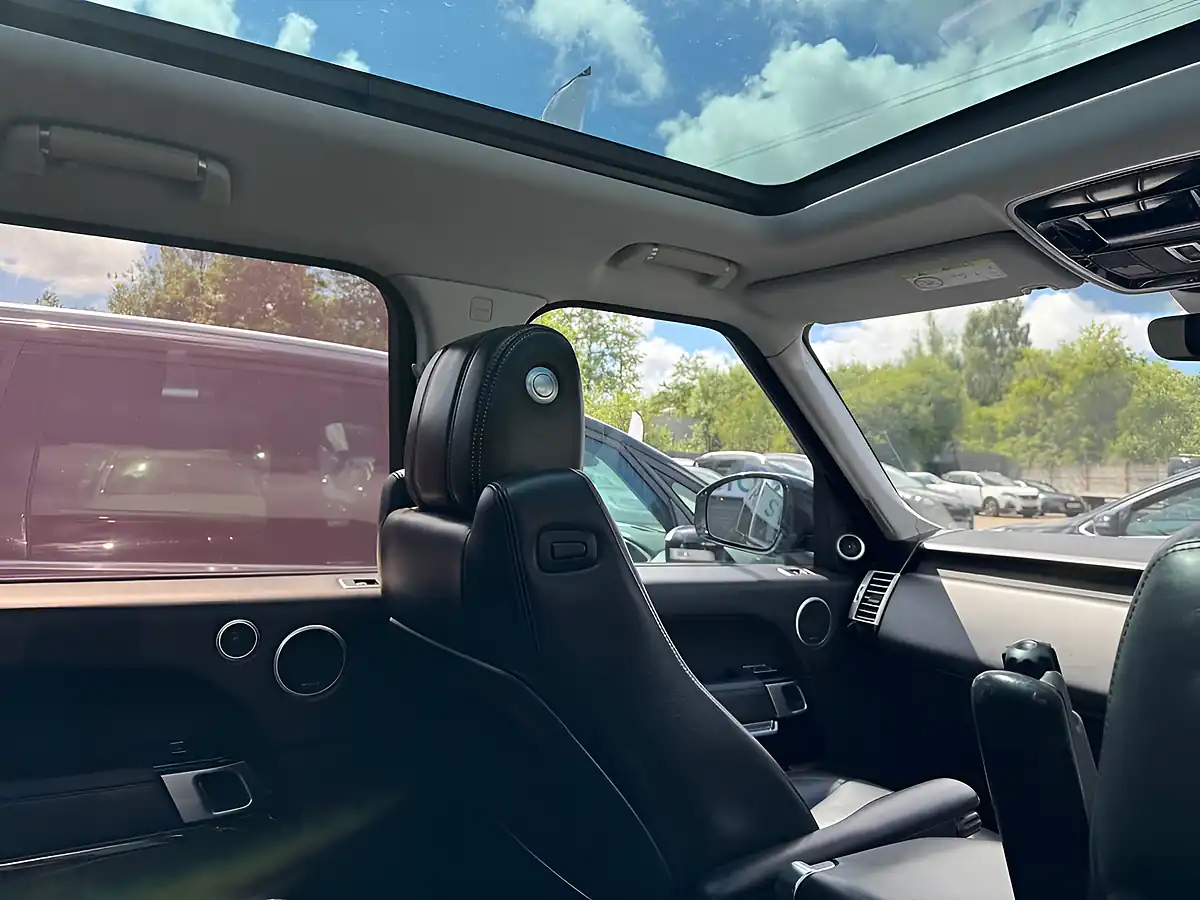 Used 2017 Land Rover Range Rover Vogue Se Black - Interior and Exterior details 17