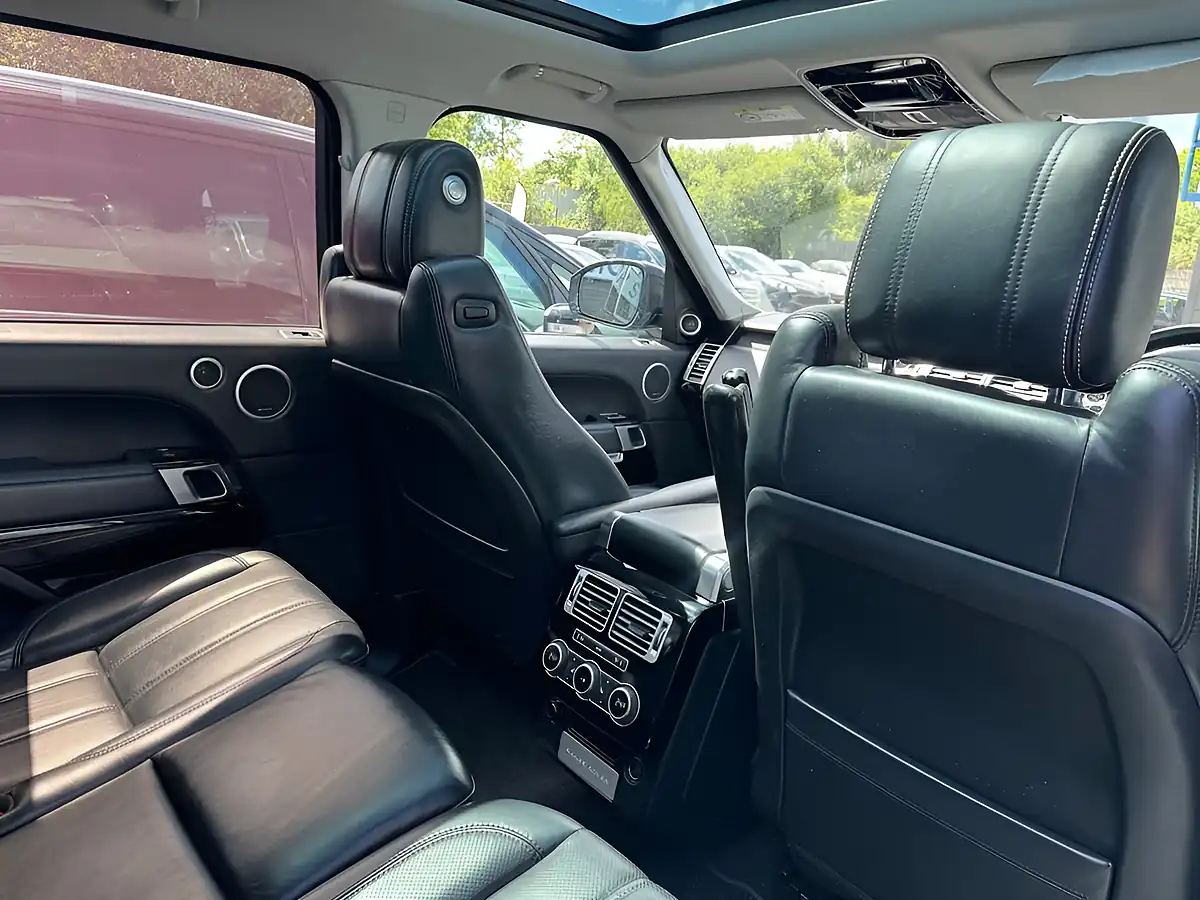 Used 2017 Land Rover Range Rover Vogue Se Black - Interior and Exterior details 18