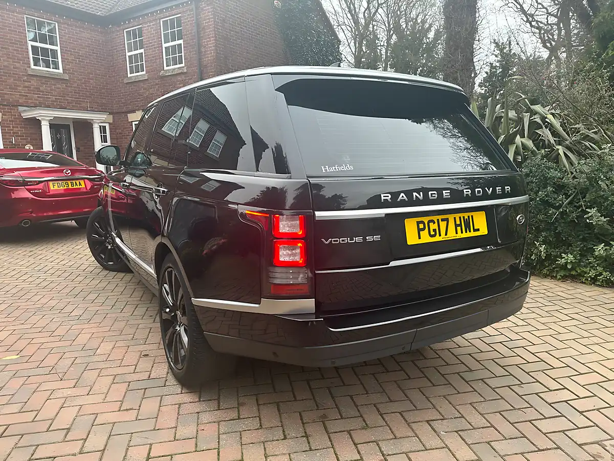 Used 2017 Land Rover Range Rover Vogue Se Black - Interior and Exterior details 4