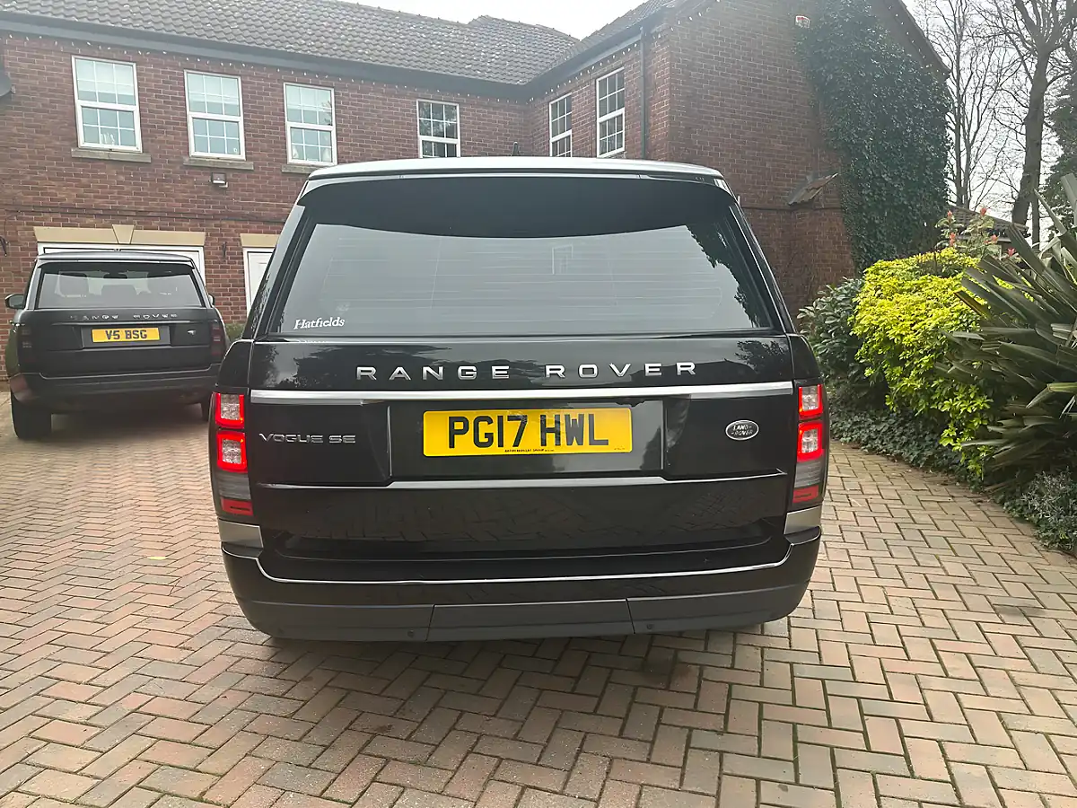 Used 2017 Land Rover Range Rover Vogue Se Black - Interior and Exterior details 5