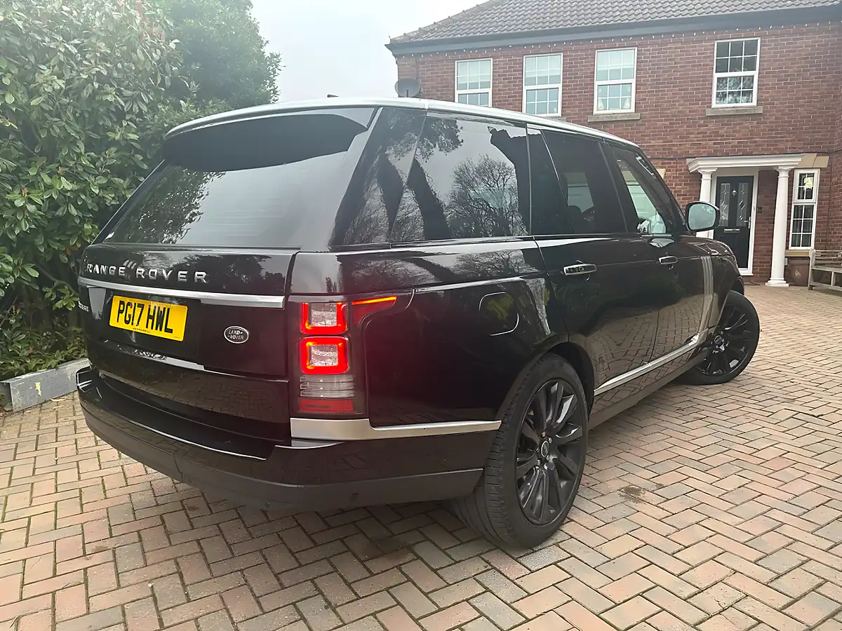 Used 2017 Land Rover Range Rover Vogue Se Black - Interior and Exterior details 6