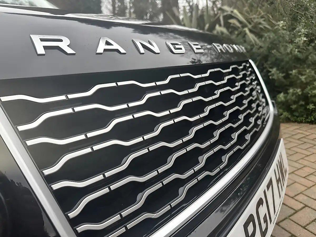 Used 2017 Land Rover Range Rover Vogue Se Black - Interior and Exterior details 7