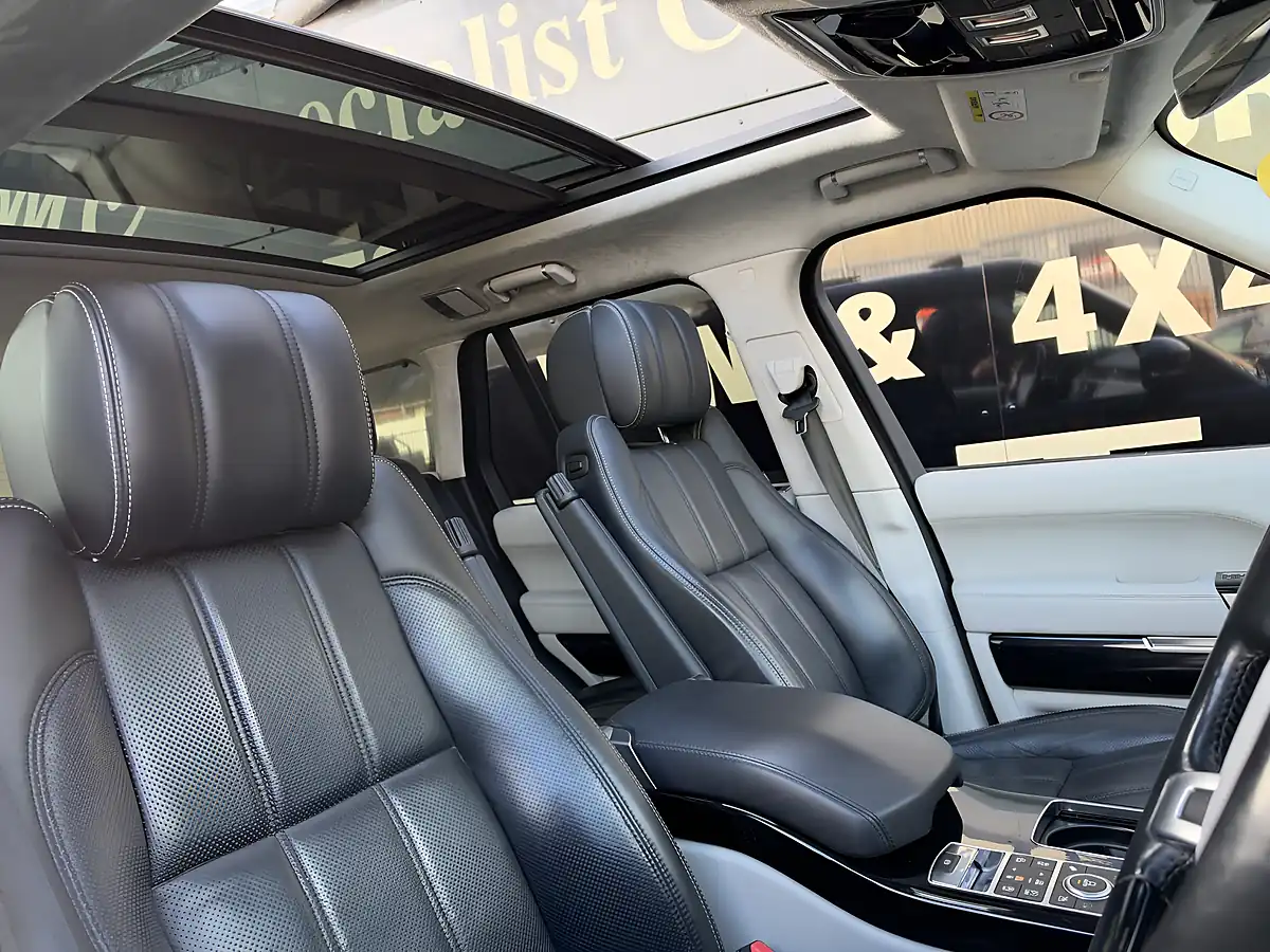 Used 2017 Land Rover Range Rover Vogue Se Overfinch Santorini Black - Interior and Exterior details 7