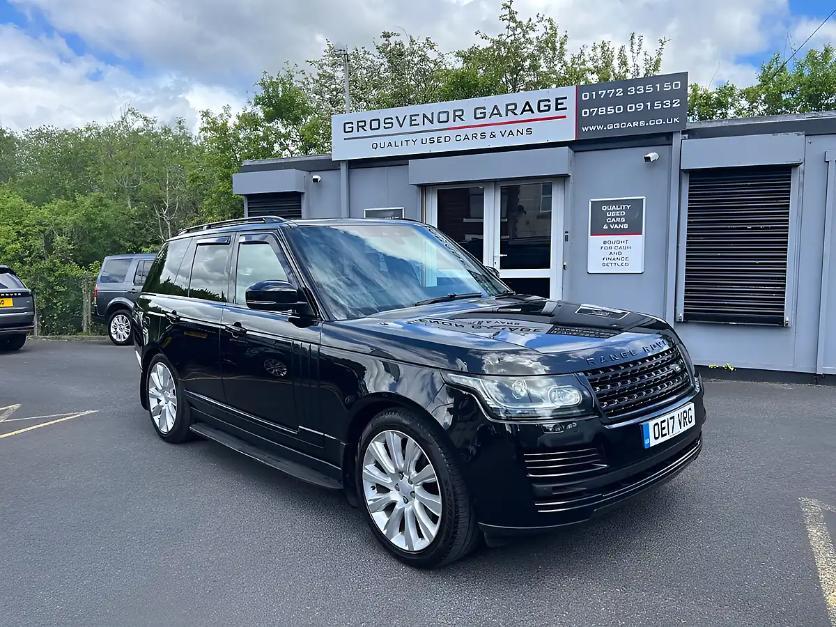 Used 2017 Land Rover Range Rover Vogue Se Santorini Black - Front View