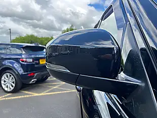 Used 2017 Land Rover Range Rover Vogue Se Santorini Black - Interior and Exterior details 13