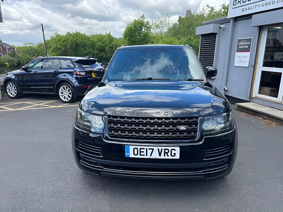 Used 2017 Land Rover Range Rover Vogue Se Santorini Black - Interior and Exterior details 2