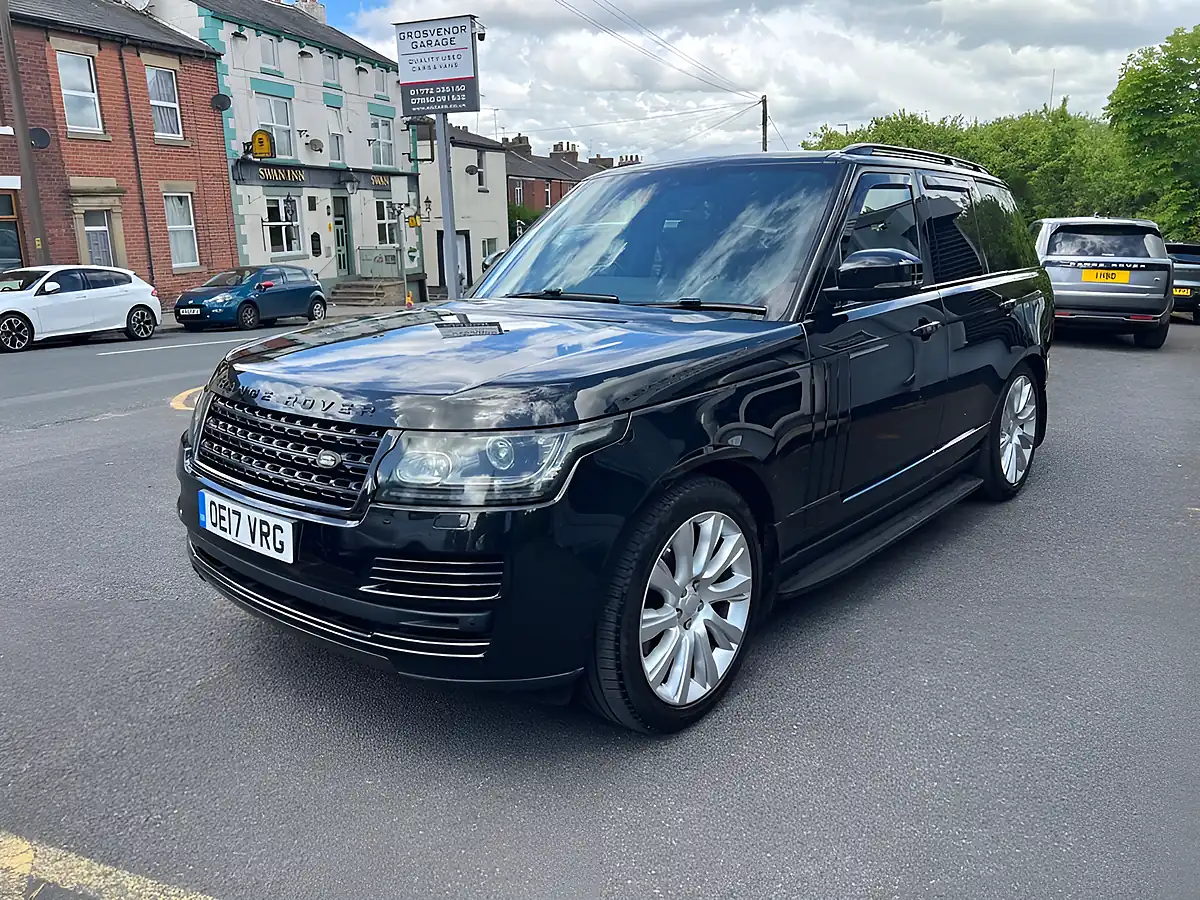 Used 2017 Land Rover Range Rover Vogue Se Santorini Black - Interior and Exterior details 3