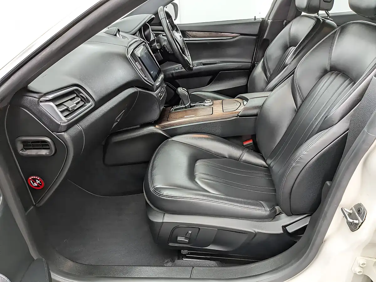 Used 2017 Maserati Ghibli Bianco White - Interior and Exterior details 14